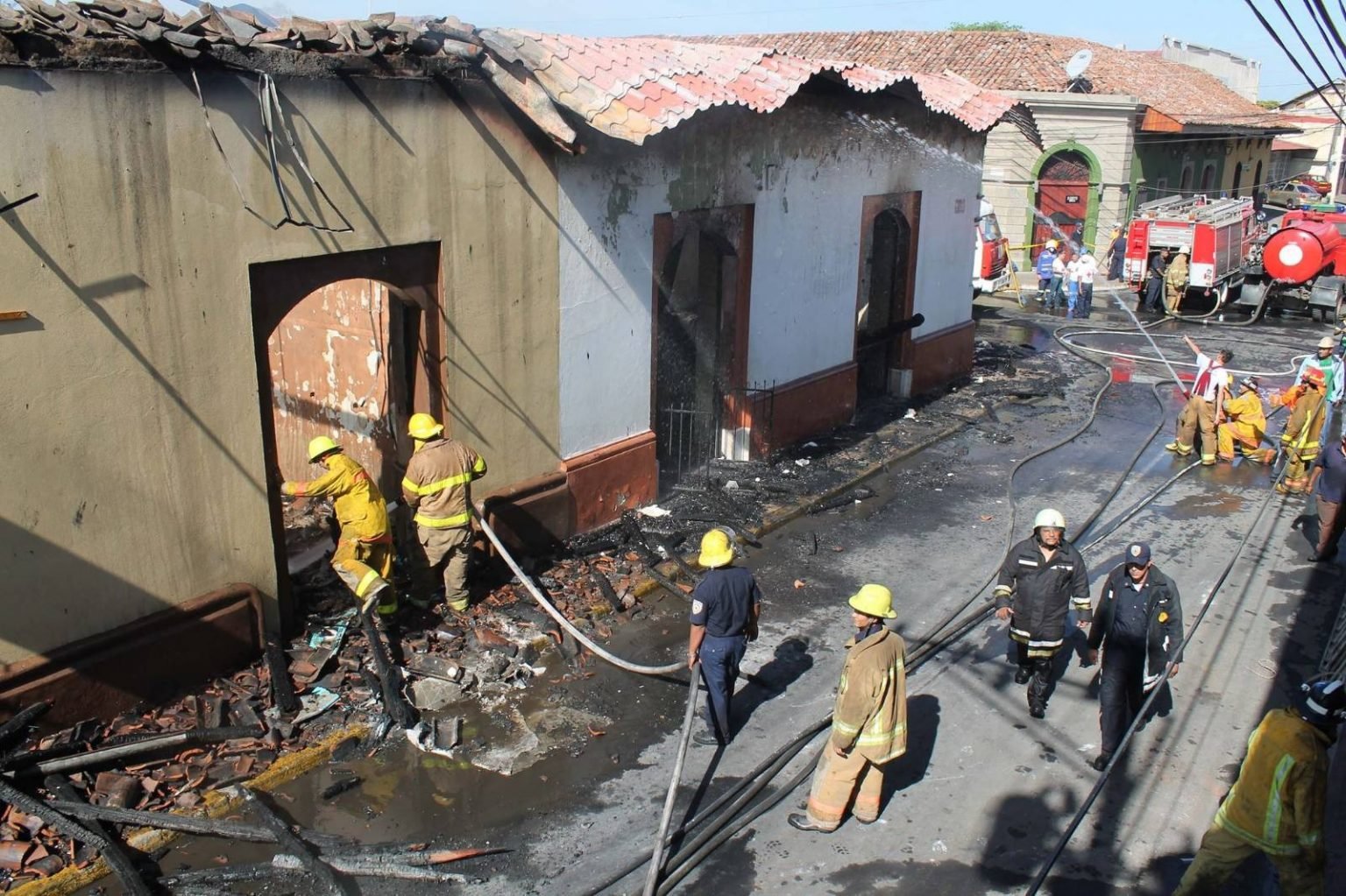 Incendio Da A Estructura Colonial Con M S De Tres Siglos De Antig Edad